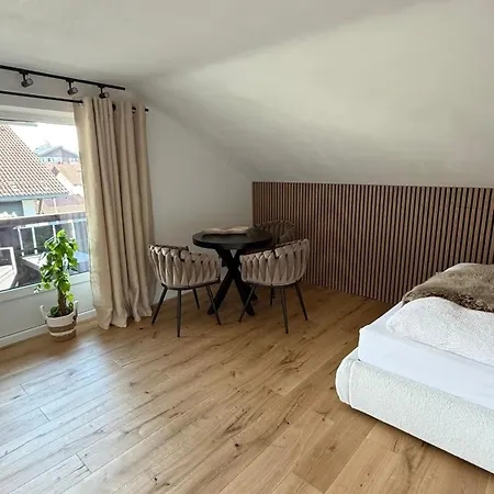 Apartment Mit Sonnigen Balkon Und Berg Blick Im Allgaeu *